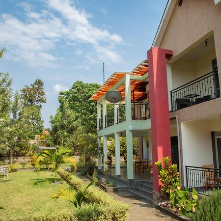 Silver Oaks Hotel Boma Fort Portal ภายนอก รูปภาพ