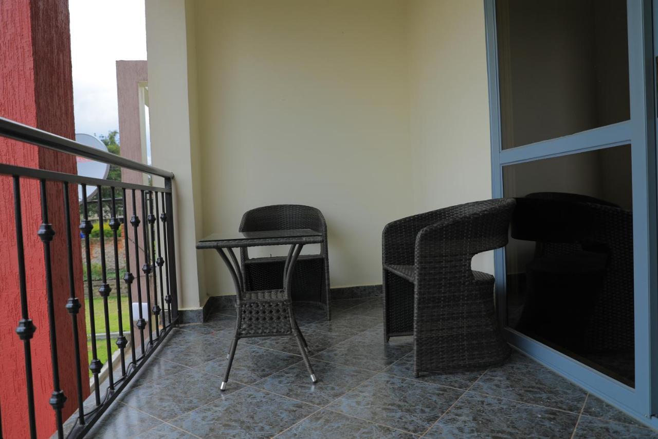 Silver Oaks Hotel Boma Fort Portal ภายนอก รูปภาพ