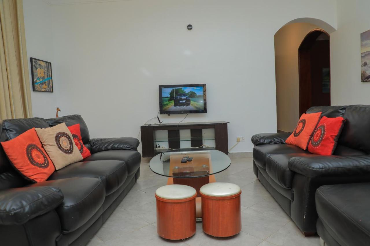 Silver Oaks Hotel Boma Fort Portal ภายนอก รูปภาพ