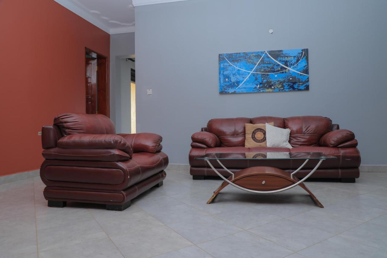 Silver Oaks Hotel Boma Fort Portal ภายนอก รูปภาพ