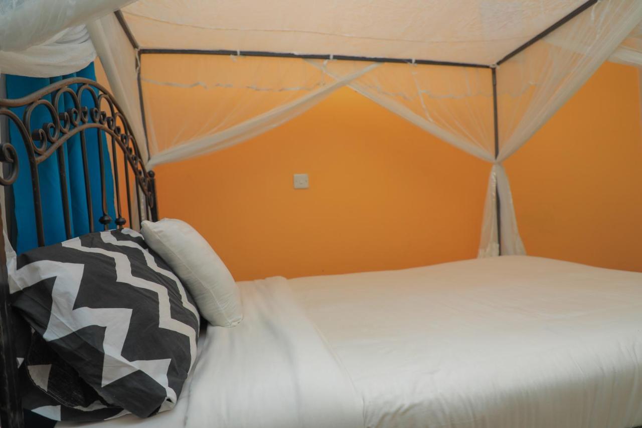 Silver Oaks Hotel Boma Fort Portal ภายนอก รูปภาพ