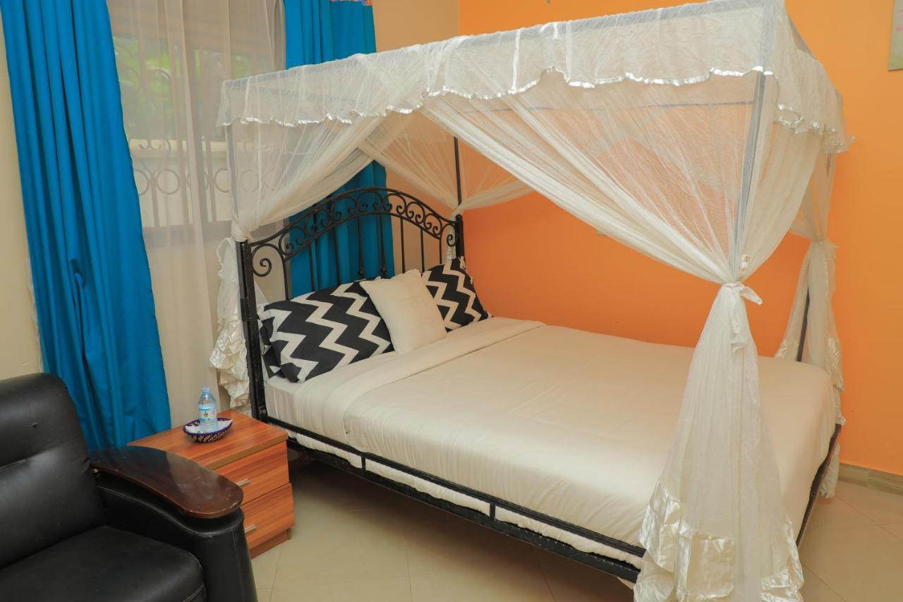 Silver Oaks Hotel Boma Fort Portal ภายนอก รูปภาพ