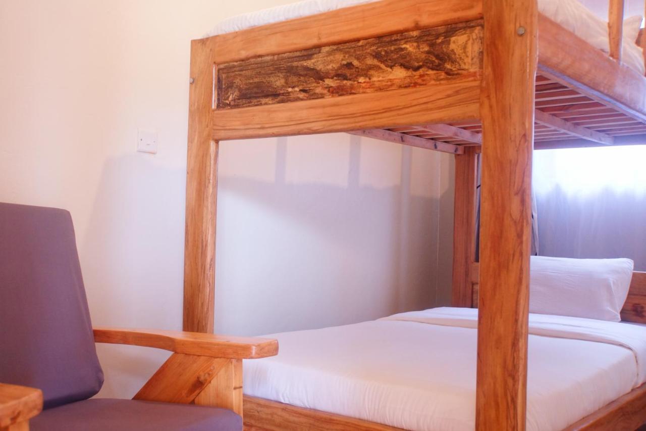 Silver Oaks Hotel Boma Fort Portal ภายนอก รูปภาพ