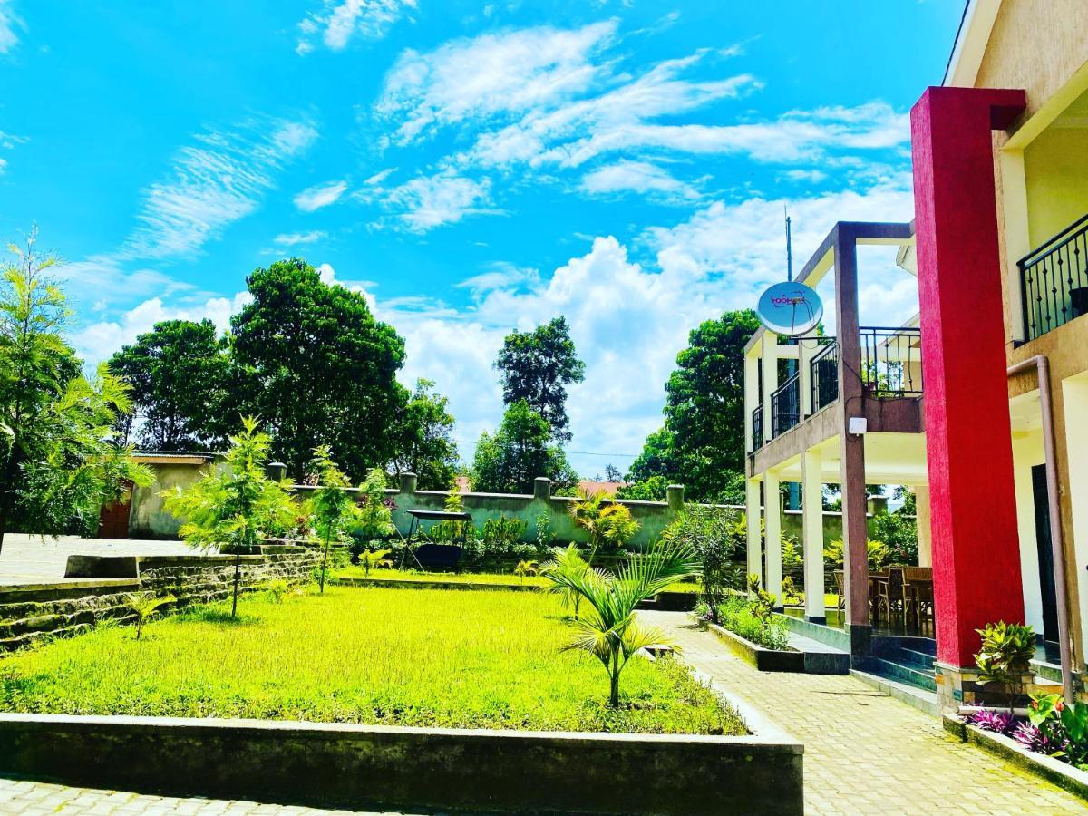 Silver Oaks Hotel Boma Fort Portal ภายนอก รูปภาพ